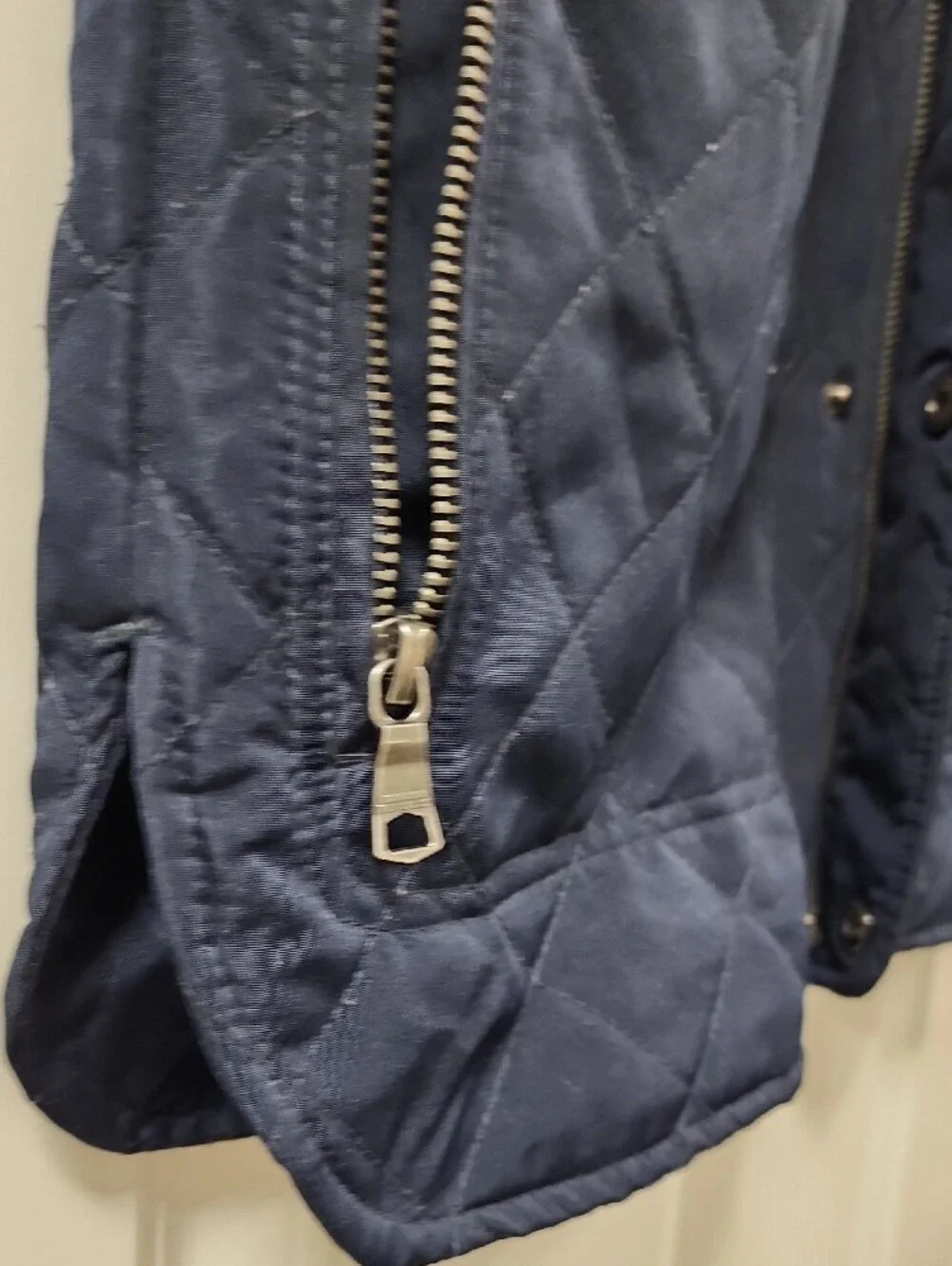 Banana Republic Quilted Navy Men's Vest with Zip Pockets